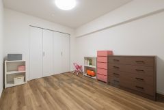 6帖。住む人のこだわりを活かす洋室＾＾広めのクローゼットもあり荷物もすっきり片付けられ、ゆとりのある暮らしが出来ます＾＾ 