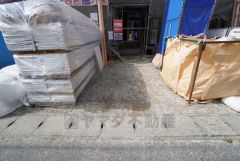 駐車スペースはゆとりある2台分を確保。マイカー用に、お客さま用に、余裕を持ってご利用いただけます＾＾ 