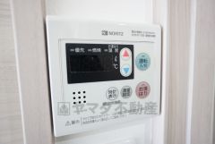 ボタン1つで操作できる給湯器リモコン。