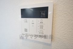 おいだき機能つきなのでお風呂に入る時間が異なるご家庭には嬉しいですね。ボタン一つで快適で便利な生活が＾＾ 