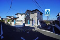 角地なので、開放感が得られます。 また、日差しが入りやすく、家の奥まで明るくなるのが嬉しいポイントです。 