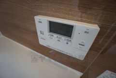 浴室内の給湯器リモコン。一日の疲れを癒す快適なバスタイムを＾＾