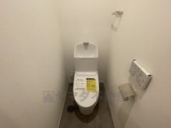 1階2階の2ヶ所にトイレがありますので、忙しい朝にも家族に気を使わず、ゆとりが生まれますね＾＾
