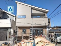 4LDK＾＾床暖房付き＾＾南向きで陽当たり良好＾＾歩6分圏にハカタミスト、明治屋ジャンボ、ミニストップ、ファミマ、ココカラファイン、保育園など周辺環境充実＾＾