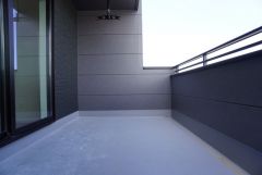 陽当たりの良いバルコニーです。お洗濯やお布団干しはもちろん、日光浴スペースにも＾＾足元は防水工事施工済です。