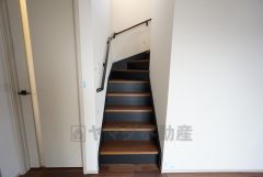 リビング階段は顔を合わせる時間が増えるので、ご家族とのコミュニケーションがとりやすく距離がグッと縮まりそうですね＾＾