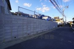現地（2026年1月）撮影。 前面道路は北側約4ｍ公道、東側約4.1ｍ公道に面しています＾＾長住小学校まで徒歩約8分。 花畑中学校まで徒歩約17分。