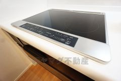 お手入れがしやすいIHコンロ。