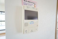 防犯性、セキュリティ対策に安心できるテレビモニター付きでインターフォンす。