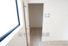 リビングには収納が設けられています。物が沢山集まりがちなリビングに収納スペースがあると便利ですね＾＾