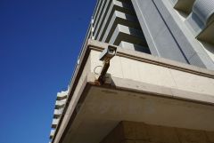 防犯カメラ完備。 カメラの存在自体が不審者の侵入や犯罪行為を抑制してくれます。 万が一トラブルなどがあった場合も安心ですね＾＾ 