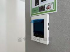 防犯はもちろん、セールスマン対策にもなるモニター付きインターホンです。お子さん1人での留守番時にも活躍しそうです。