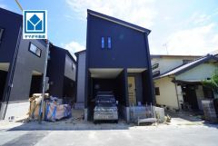 太陽光付き住宅。南向き＾＾オールフローリング4LDK＾＾P2台（ビルドインガレージ1台分）＾＾
