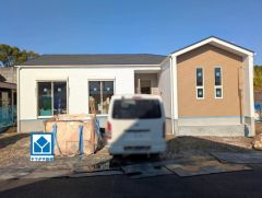 生活がワンフロアで完結する平屋住宅＾＾4LDK。敷地約71坪＾＾カースペース3台分＾＾西鉄バス「姫方」歩5分＾＾西鉄小郡駅行き。