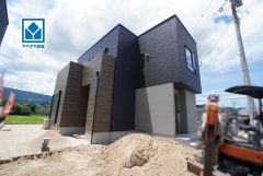 4LDK。ランドリールームのある家＾＾南東側面に広々とした5.5帖のバルコニー付き＾＾