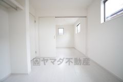 2ドア1ルームになっているのでお子様の成長に合わせてお部屋を仕切ることもできます＾＾