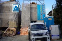 西鉄バス「皿山四丁目」歩3分。天神博多方面行きが数分おきに停車します＾＾歩5分圏に西鉄ストア、セブンあり＾＾