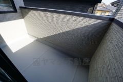 陽当たりの良いバルコニーです。お洗濯やお布団干しはもちろん、日光浴スペースにも＾＾足元は防水工事施工済です。