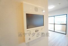 防犯はもちろん、セールスマン対策にもなるモニター付きインターホンです。お子さん1人での留守番時にも活躍しそうです。