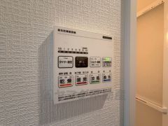 浴室暖房乾燥機には、暖房、乾燥、涼風、換気の4つの機能が付いています。タイマー付きです。換気・雨の日の洗濯も安心です＾＾