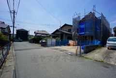 前面道路含む現地写真。