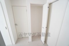 キッチン後方には、高さも幅もしっかりした大容量のパントリー・収納が付いています＾＾食材の保管などに便利。