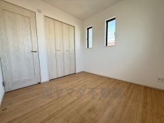 住む人のこだわりを活かす洋室＾＾広めのクローゼットもあり荷物もすっきり片付けられ、ゆとりのある暮らしが出来ます＾＾