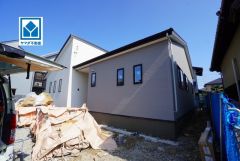 平屋住宅＾＾敷地約72坪。駐車スペース5台分＾＾若葉小(歩4分)。バス「大園内科前」歩5分。JR鳥栖駅行き＾＾ 