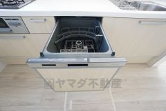 炊事時間を大幅に短縮できる食器洗浄乾燥機付き＾＾食器を洗う手間が減るので家族とのコミュニケーションの時間や自分の時間が増えますね。