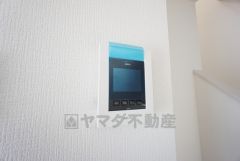 防犯はもちろんセールスマン対策にもなるモニター付きインターホン。