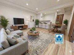 家族が集まる開放的なリビング。思い思いの時間を過ごしたり食事をしたり、素敵な団らんの場になりますね。家具はCGによるイメージ画像