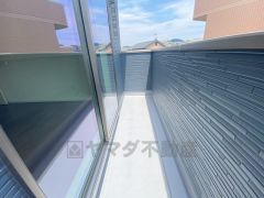 陽当たりの良いバルコニーです。お洗濯やお布団干しはもちろん、日光浴スペースにも＾＾
