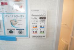 浴室暖房乾燥機には、暖房、乾燥、涼風、換気の4つの機能が付いています。タイマー付きです。換気・雨の日の洗濯も安心です＾＾