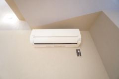 夏や冬に欠かせないエアコンが標準装備です。