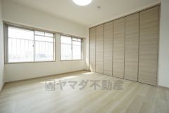 約8.4帖の洋室。家具の配置もしやすそうですね＾＾