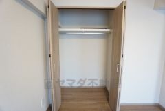 リビングには収納が設けられています。物が沢山集まりがちなリビングに収納スペースがあると便利ですね＾＾ 