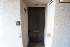 清潔感のある玄関外。