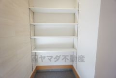 玄関には可動棚タイプのシューズクローク付き＾＾スッキリと片付いた玄関は気持ちがいいです。