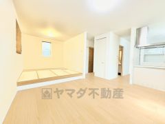 LDKは約20帖、4.5帖の小上がり和室が続き間になっており、より広々とした空間です＾＾