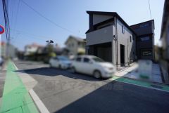 前面道路含む現地写真。