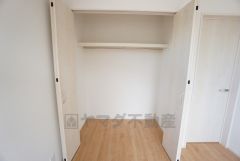 収納量たっぷりのクローゼット付です。