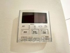 おいだき機能つきなのでお風呂に入る時間が異なるご家庭には嬉しいですね。ボタン一つで快適で便利な生活が＾＾