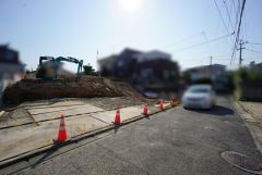 前面道路含む現地写真。