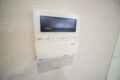 おいだき機能つきなのでお風呂に入る時間が異なるご家庭には嬉しいですね。ボタン一つで快適で便利な生活が＾＾