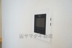 防犯性、セキュリティ対策に安心できるテレビモニター付きインターフォンです。セールスマン対策にもなり安心できます。