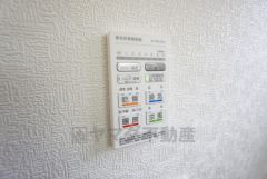 浴室暖房乾燥機には、暖房、乾燥、涼風、換気の4つの機能が付いています。タイマー付きです。換気・雨の日の洗濯も安心です＾＾