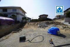 西鉄バス「那珂川ハイツ」歩4分＾＾博多南・大橋・天神など多方面行＾＾安徳南小(歩7分)＆那珂川南中(歩9分)