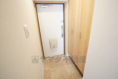 ご家族の靴をスッキリと片付けられるシューズボックス付きの玄関です＾＾スッキリと片付いた玄関は気持ちがいいです。