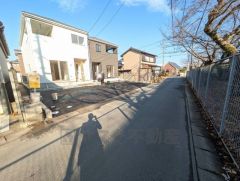 住人以外の車の進入も少なく、小さなお子様を持つご家庭にも安心です。 