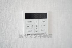 おいだき機能つきなのでお風呂に入る時間が異なるご家庭には嬉しいですね。ボタン一つで快適で便利な生活が＾＾